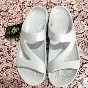 Dawgs sandals, NWT